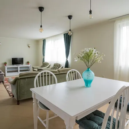 Casa Petra Pensiune *
